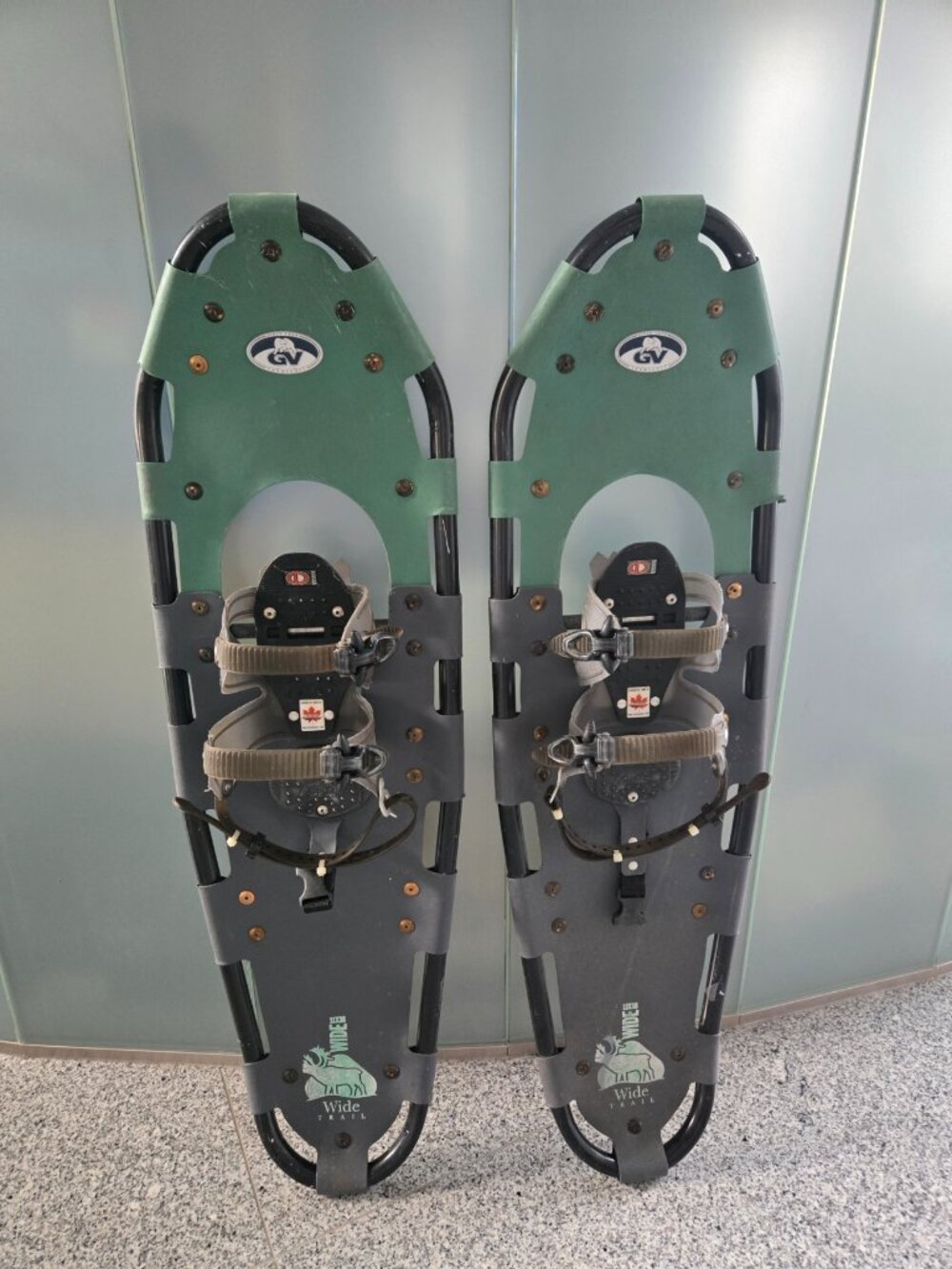 GV Wide Trail 11x38 Vintage Used Snowshoes